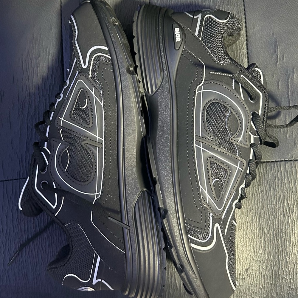 Dior Black and White Men's Sneakers - Picture 3 of 5